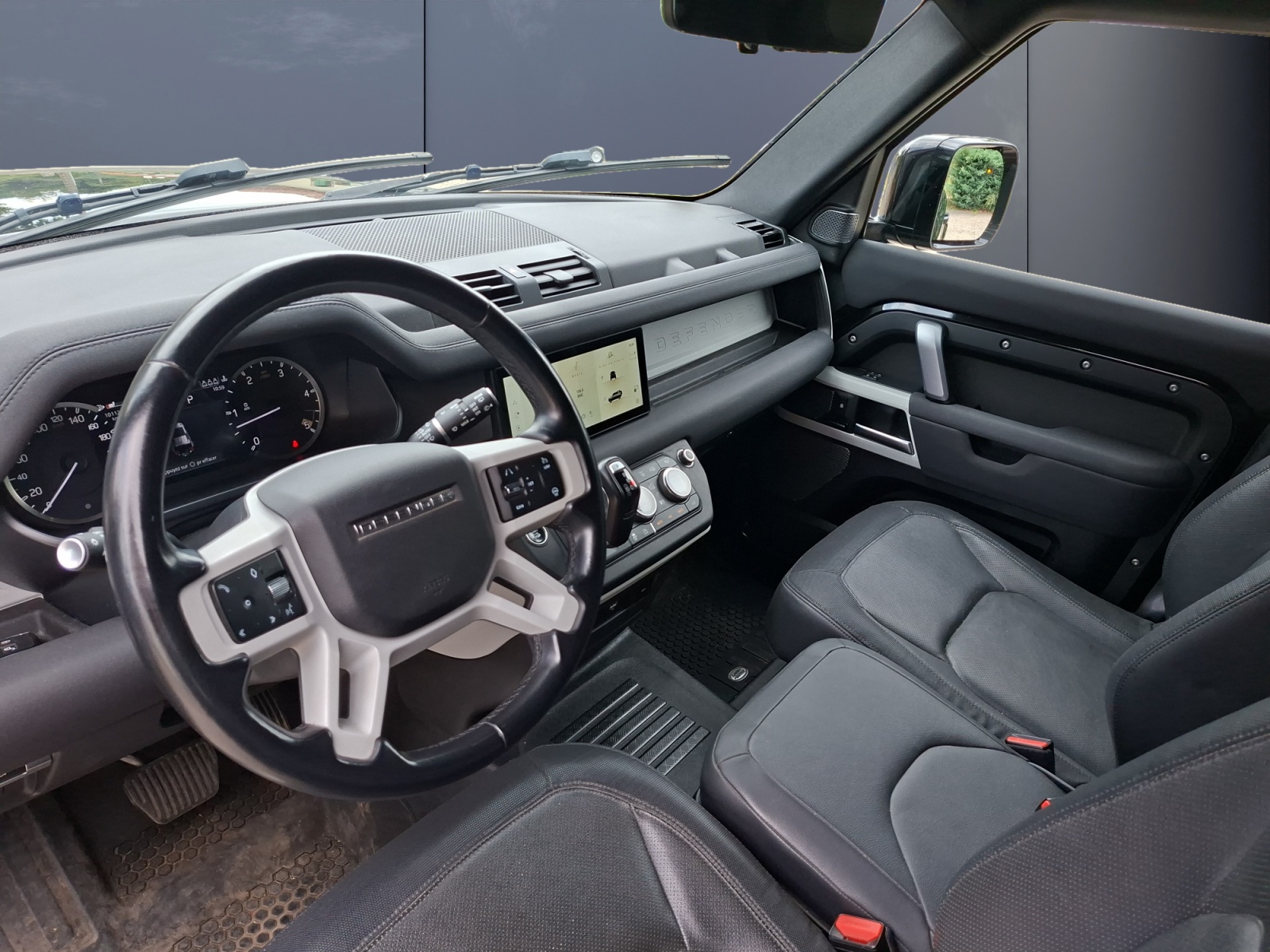 Land Rover Defender 8
