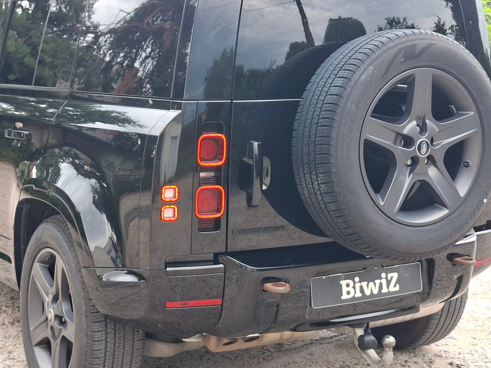 Land Rover Defender 50