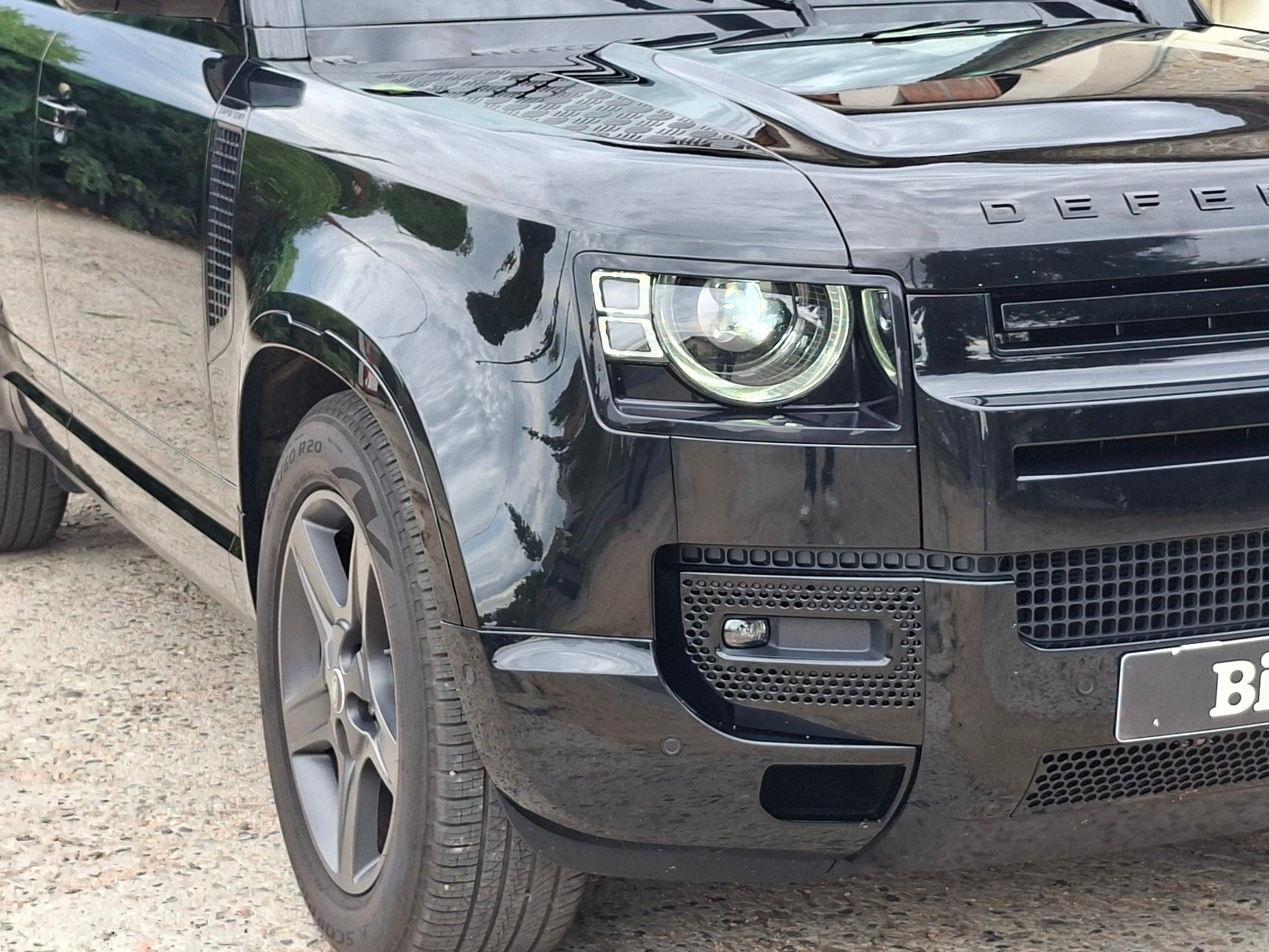 Land Rover Defender 53