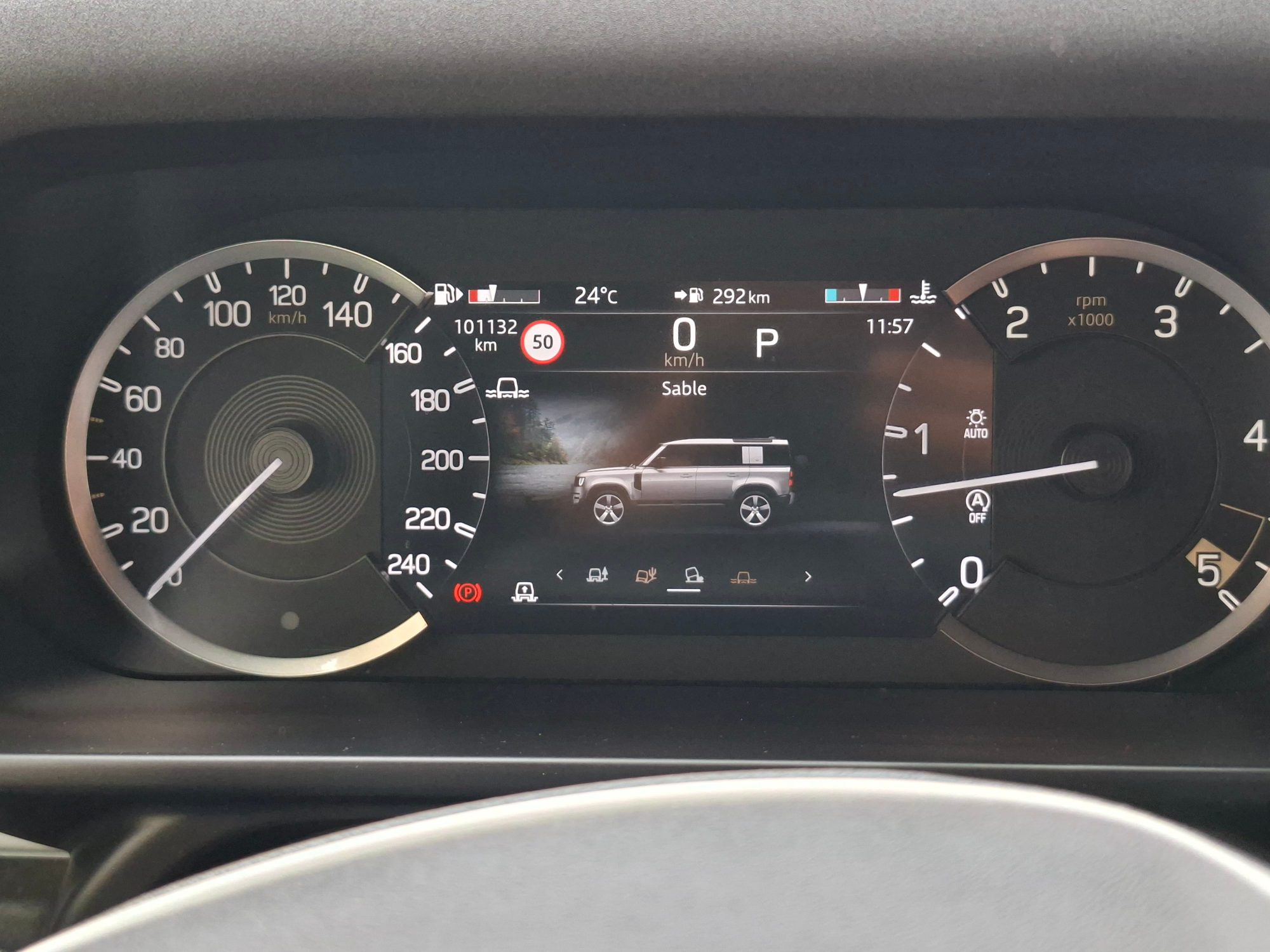 Land Rover Defender 62