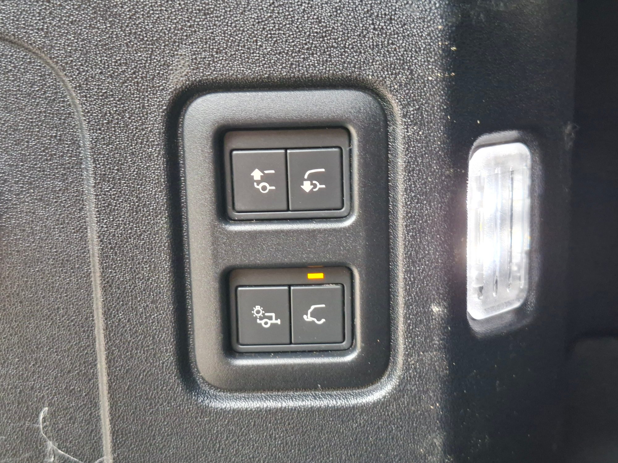 Land Rover Defender 63