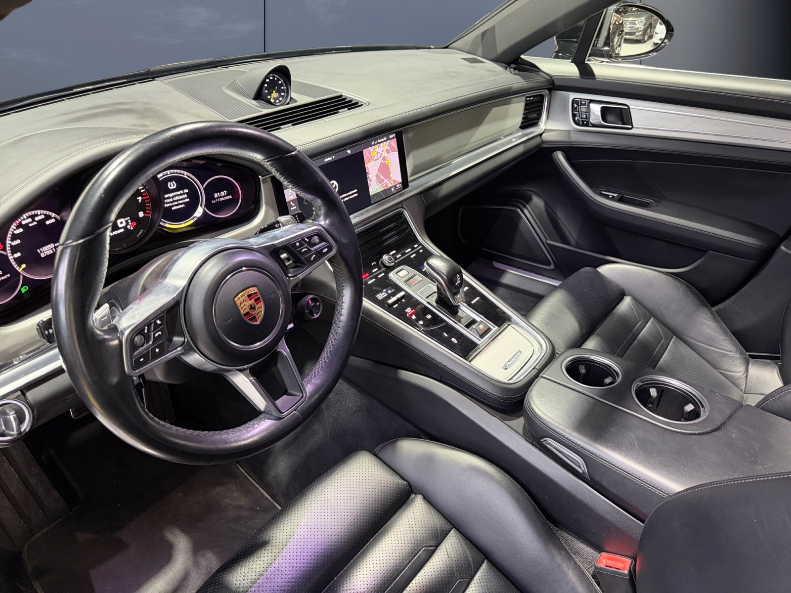 Porsche Panamera 8