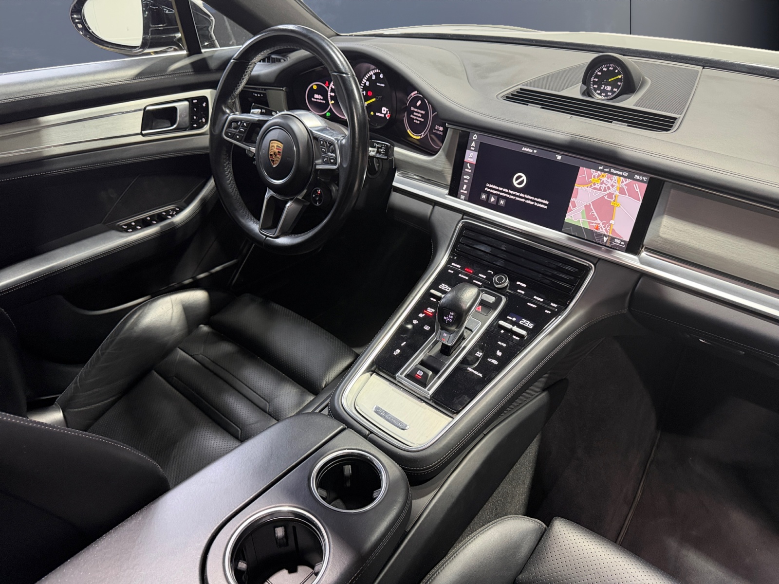 Porsche Panamera 12