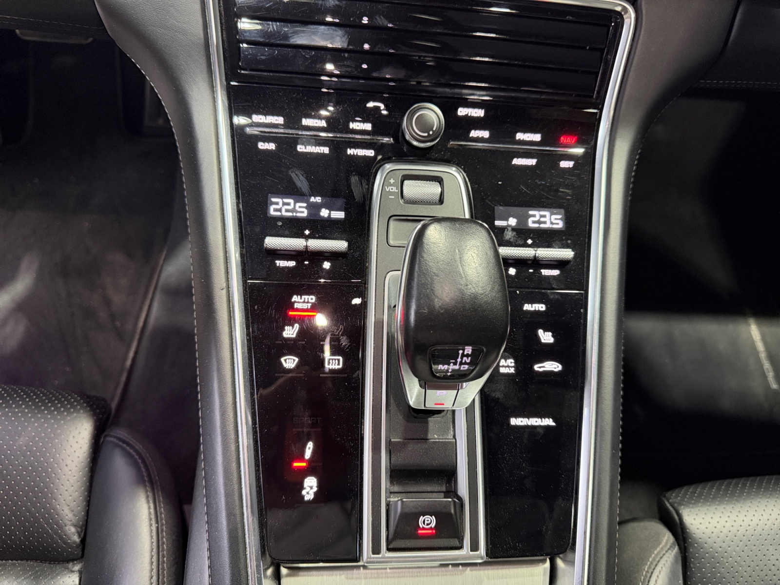 Porsche Panamera 26