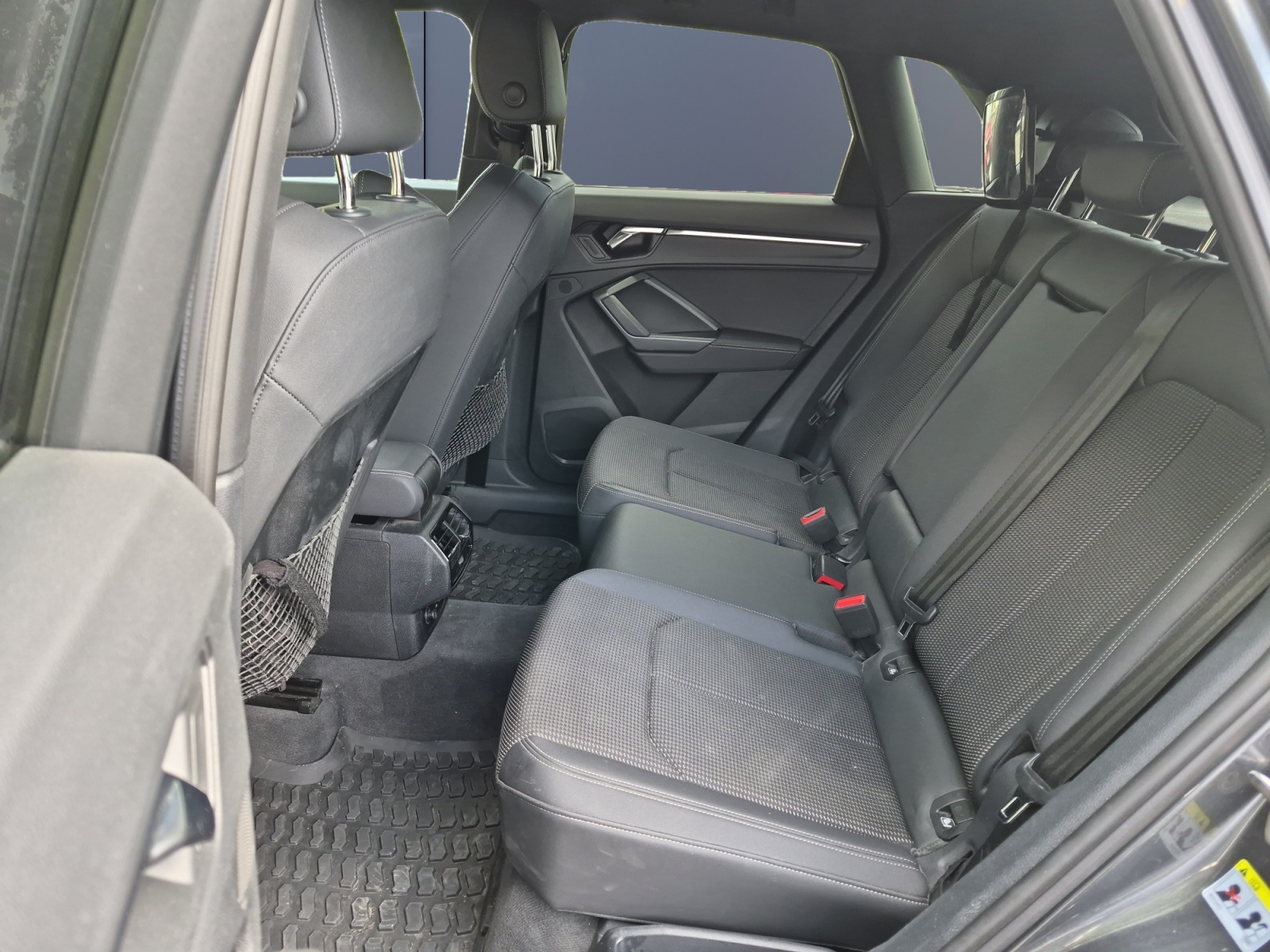 Audi Q3 10