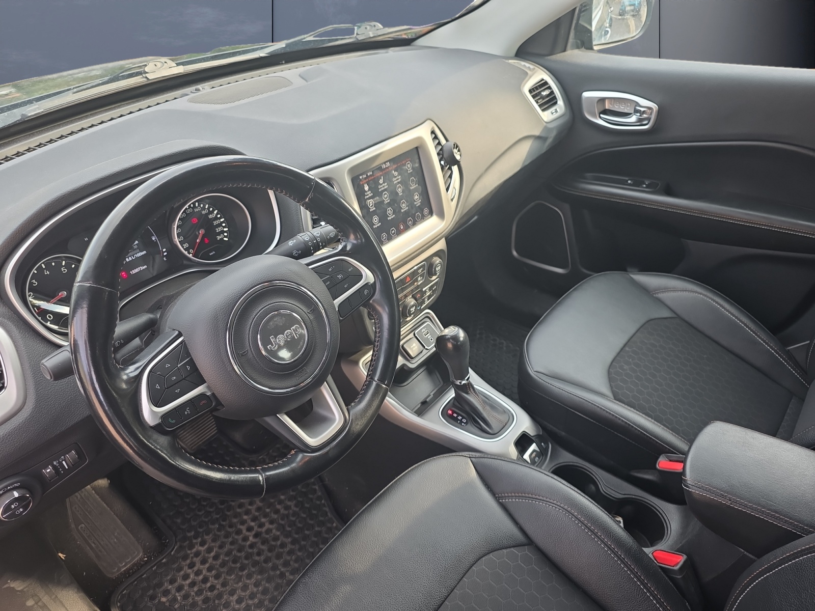 Jeep Compass 8