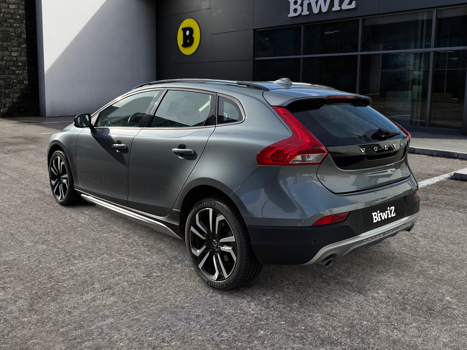 Volvo V40 Cross Country 2