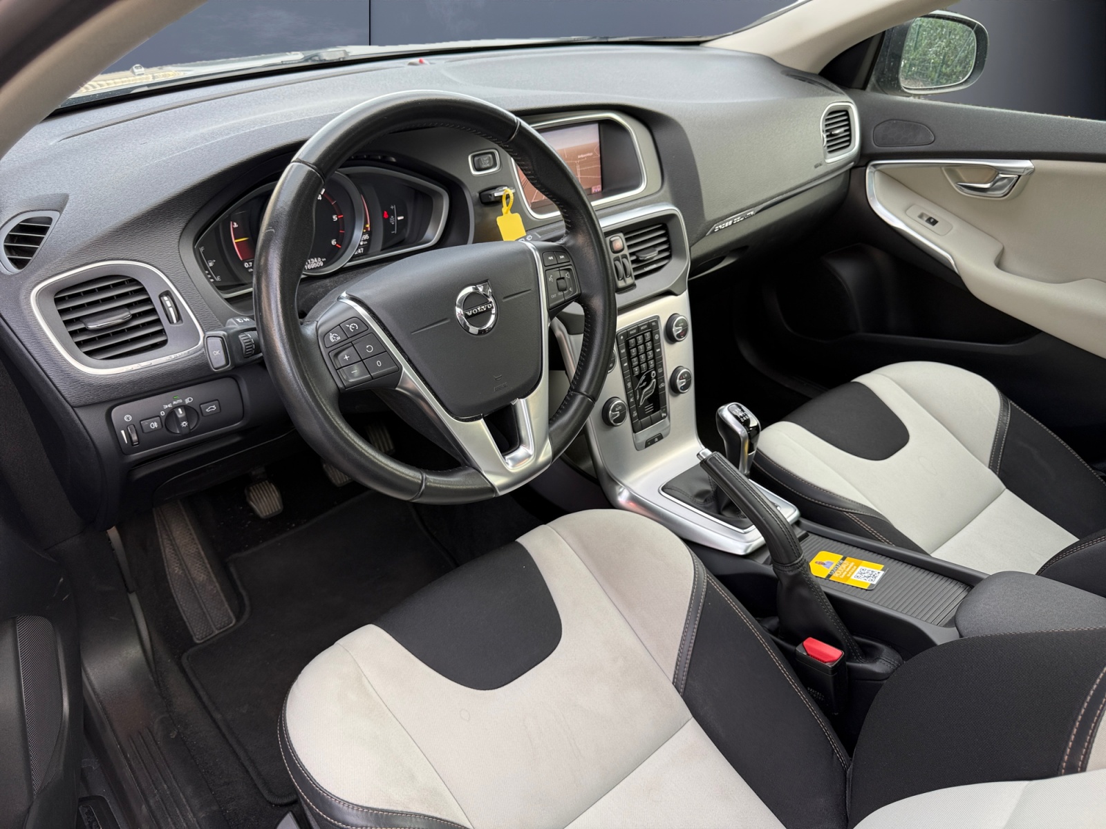 Volvo V40 Cross Country 8