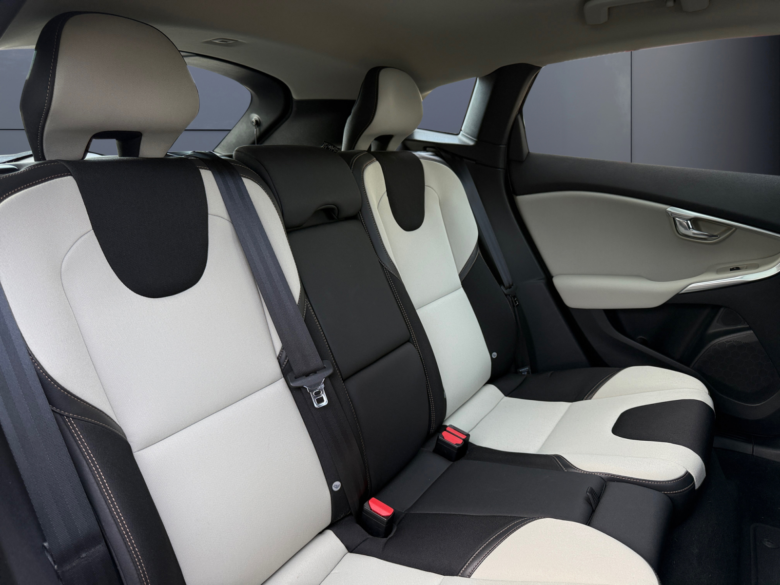 Volvo V40 Cross Country 11