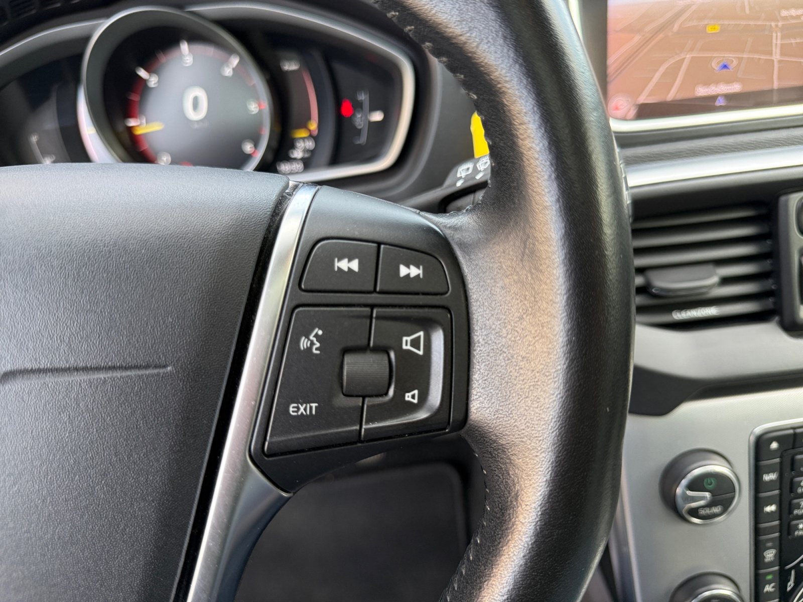 Volvo V40 Cross Country 20