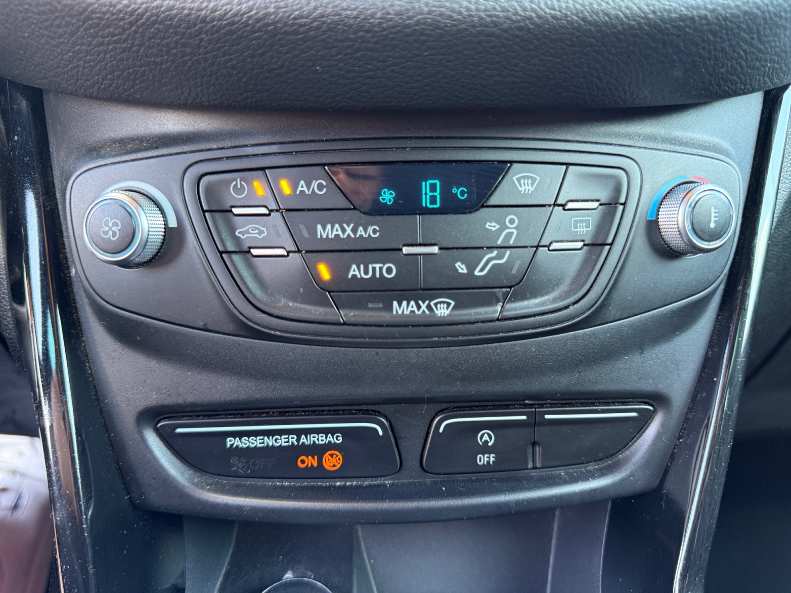 Ford B-Max 26