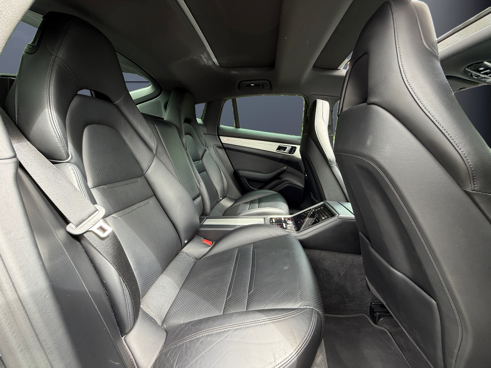 Porsche Panamera 11