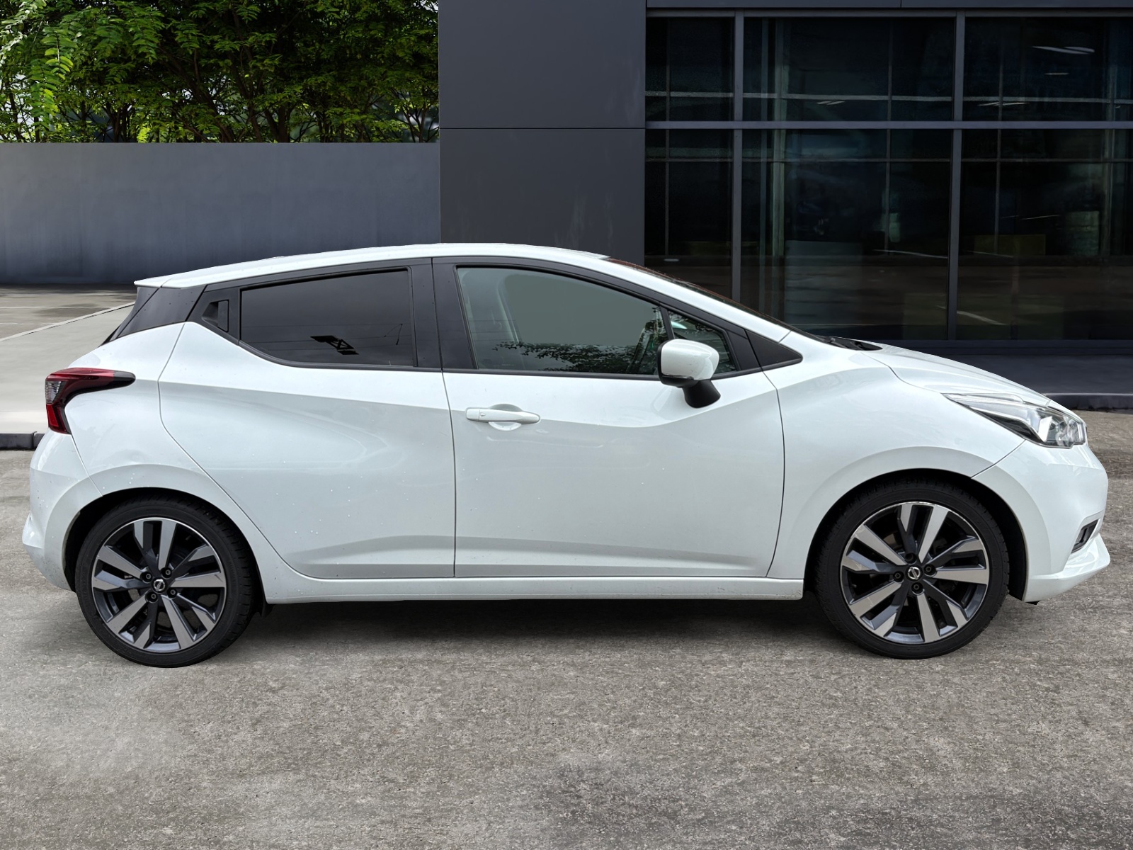 Nissan Micra 5
