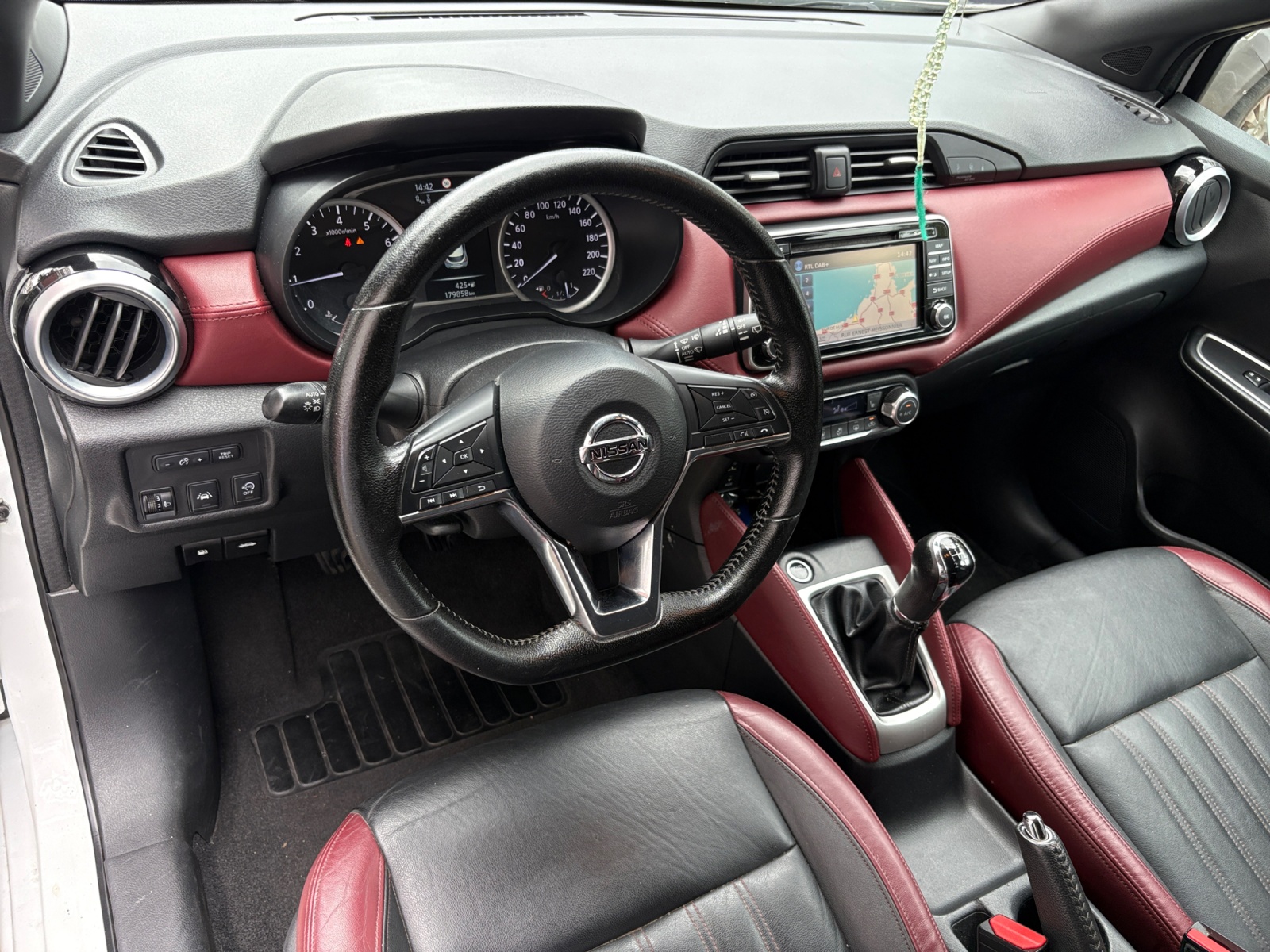 Nissan Micra 8