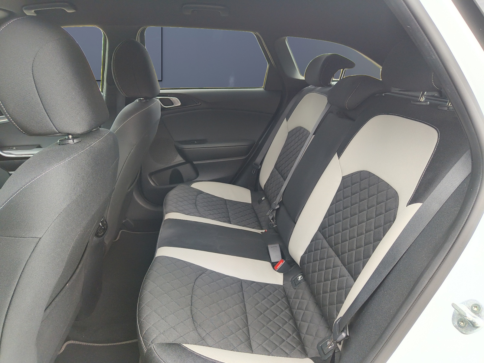 Kia Ceed 10