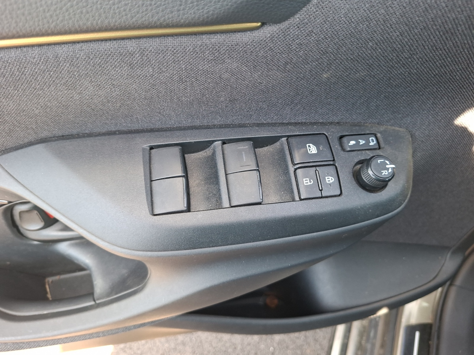 Toyota Yaris 27