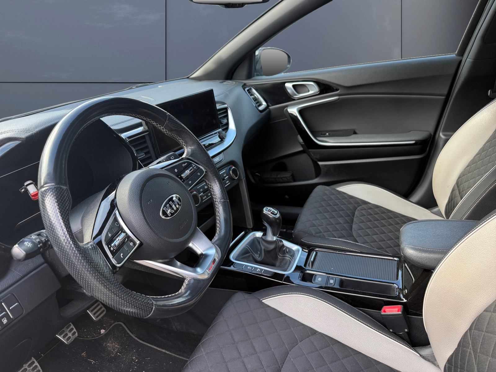 Kia Ceed 8