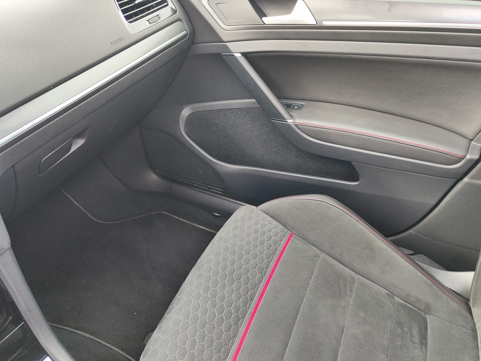 Volkswagen Golf 27
