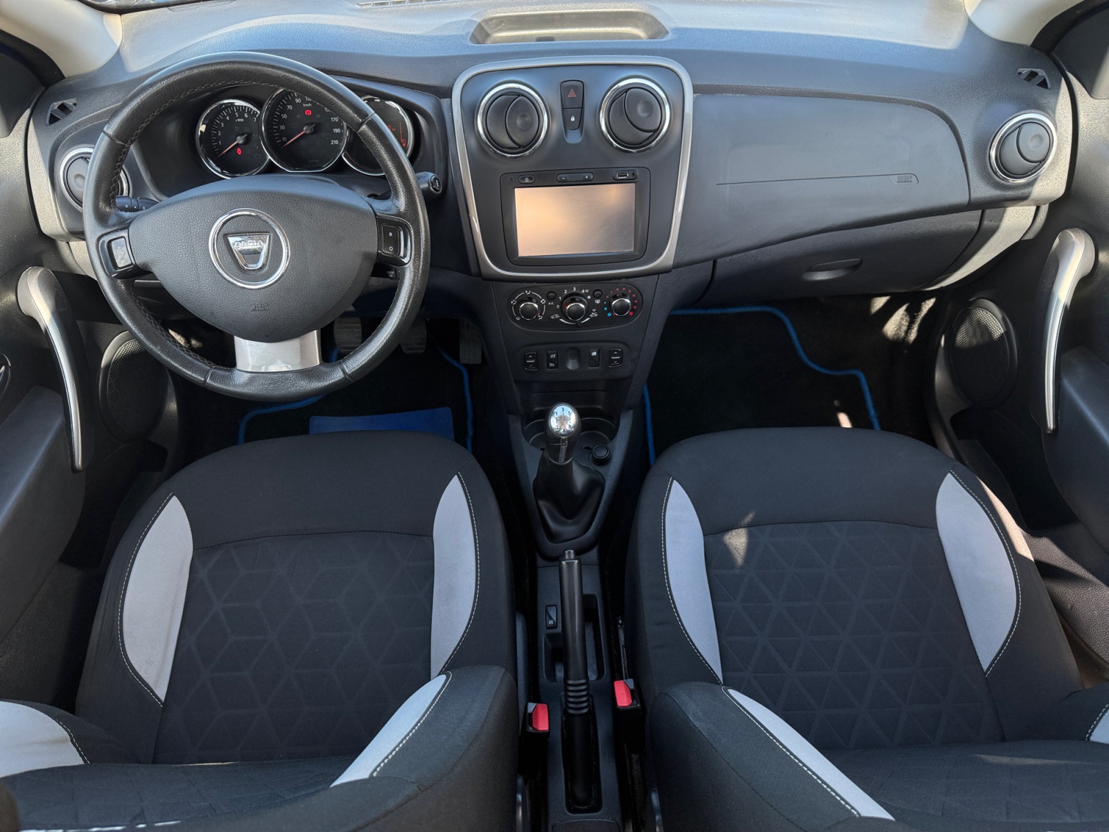 Dacia Sandero 14
