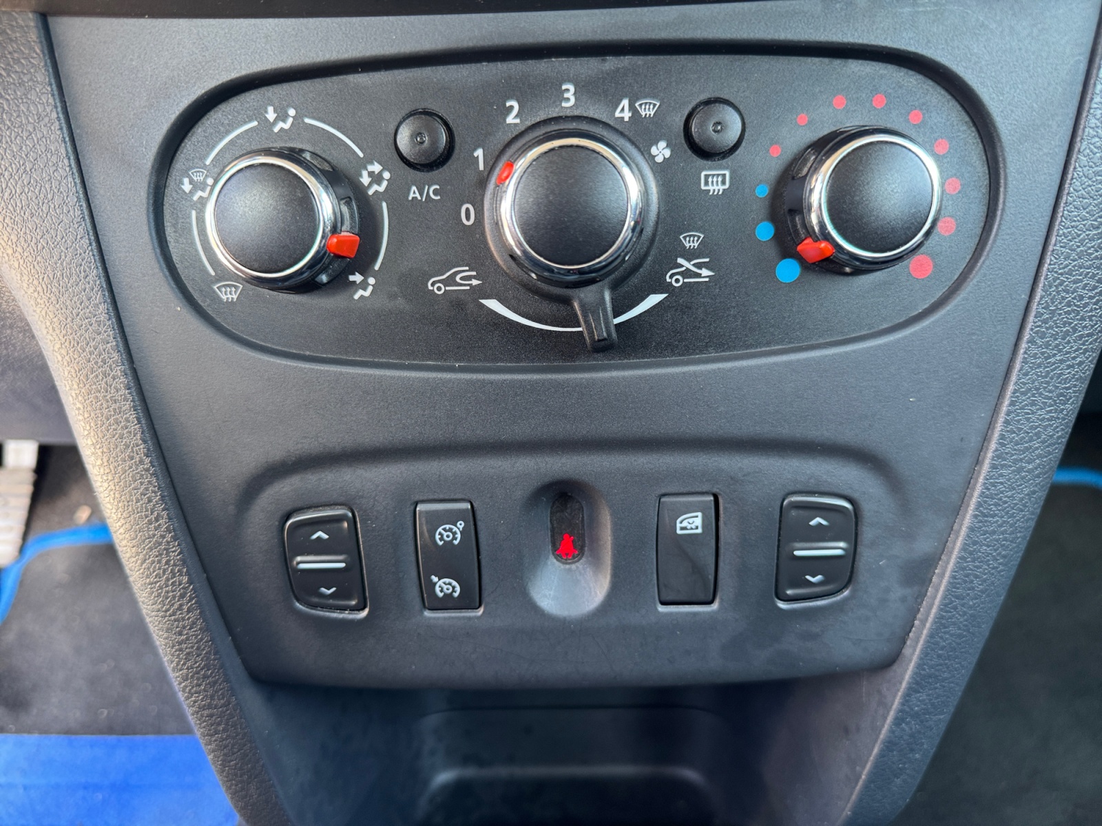 Dacia Sandero 25