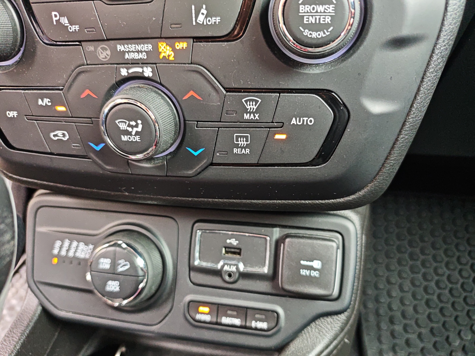 Jeep Renegade 24