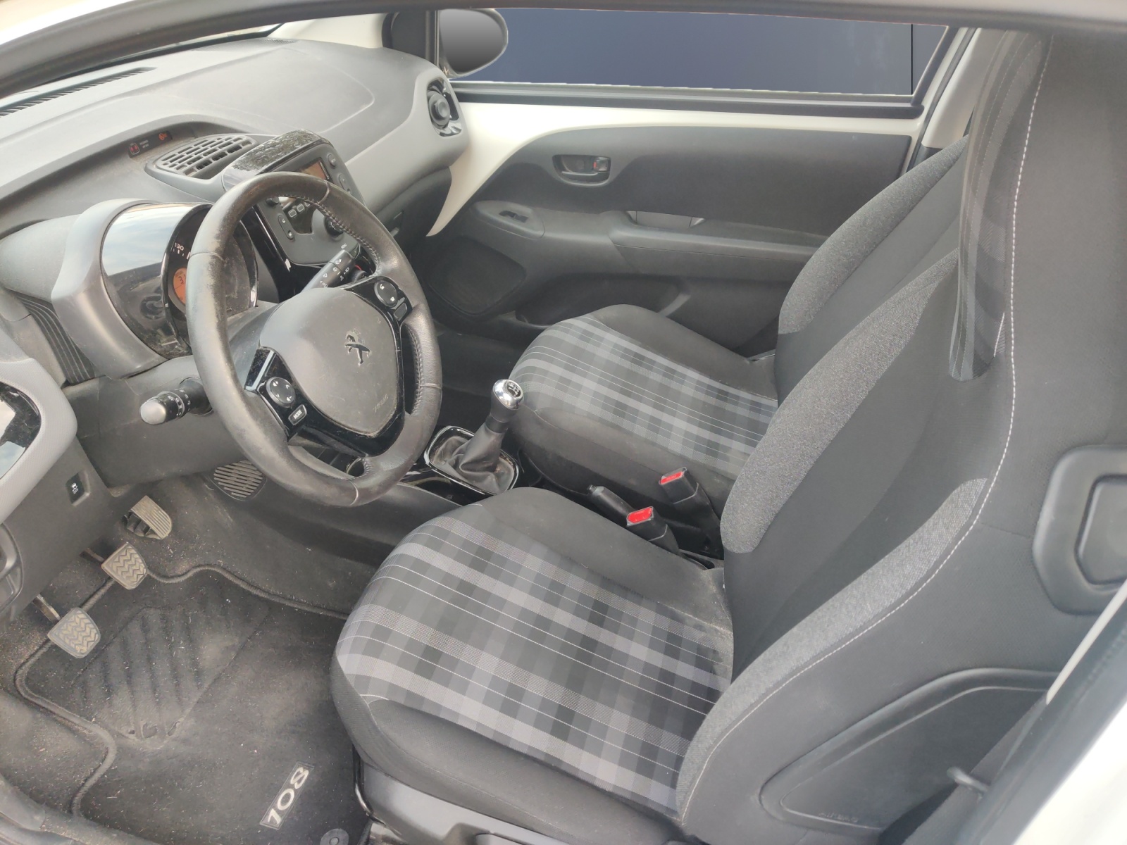 Peugeot 108 9