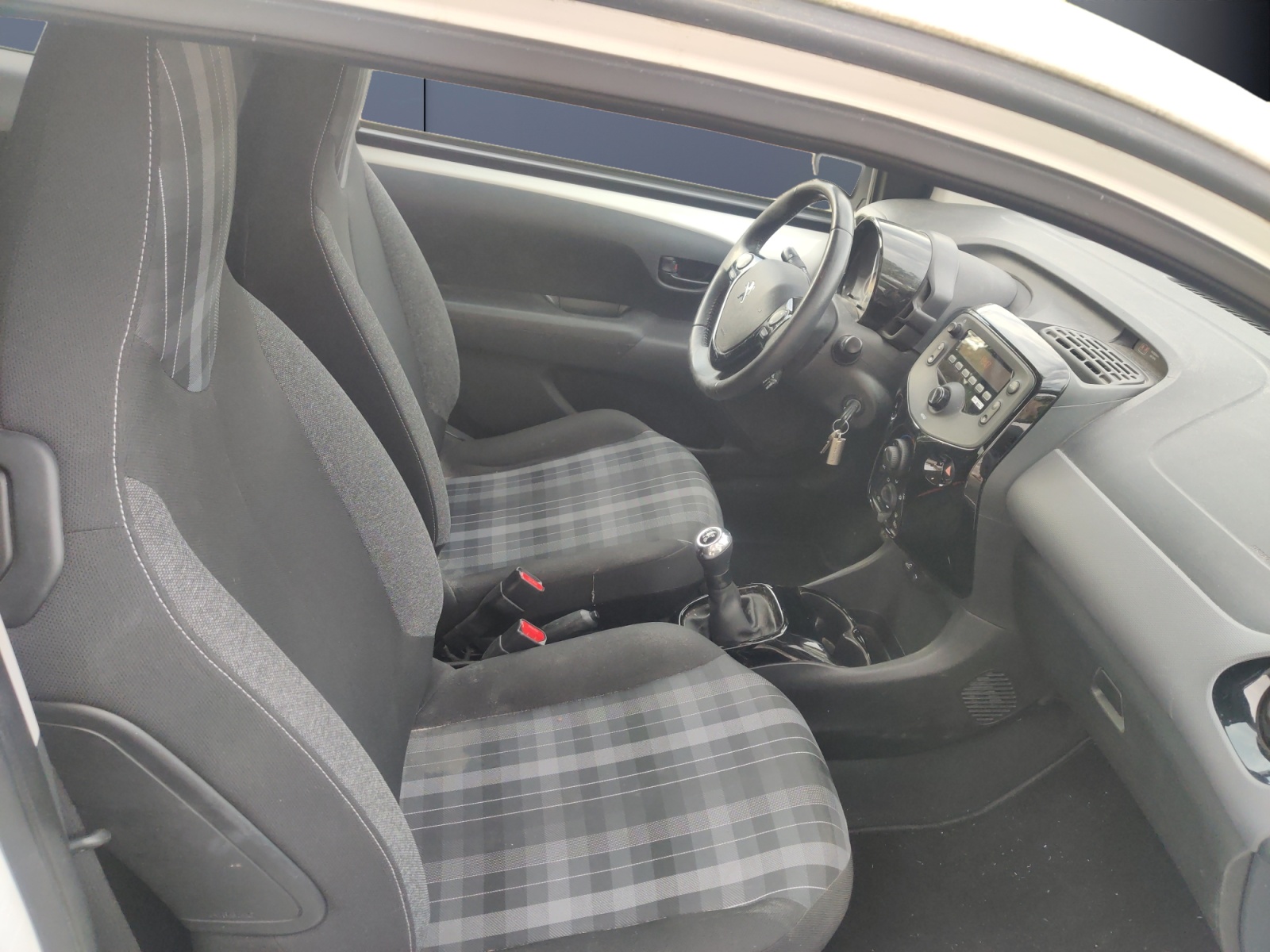 Peugeot 108 13