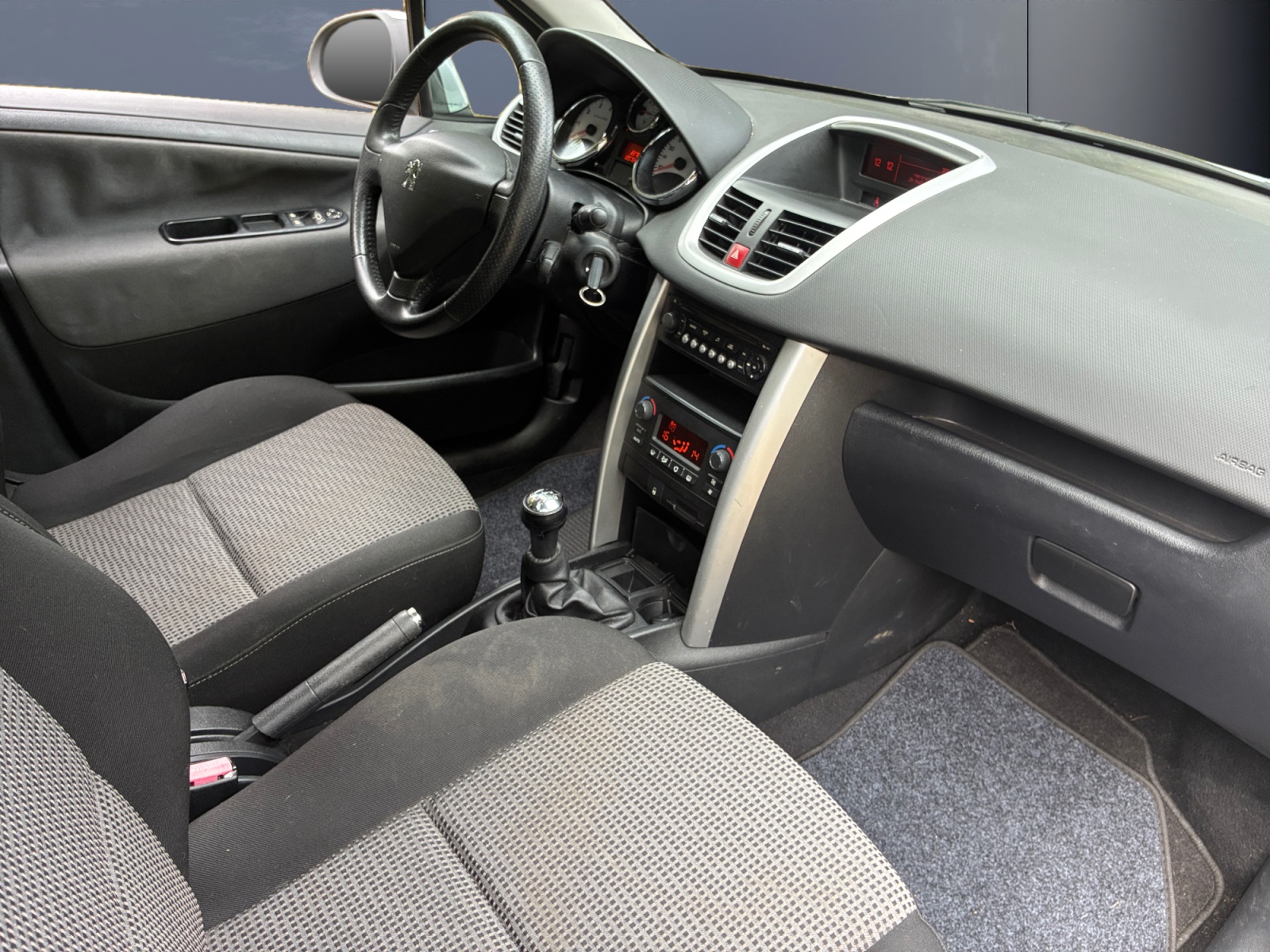 Peugeot 207 12