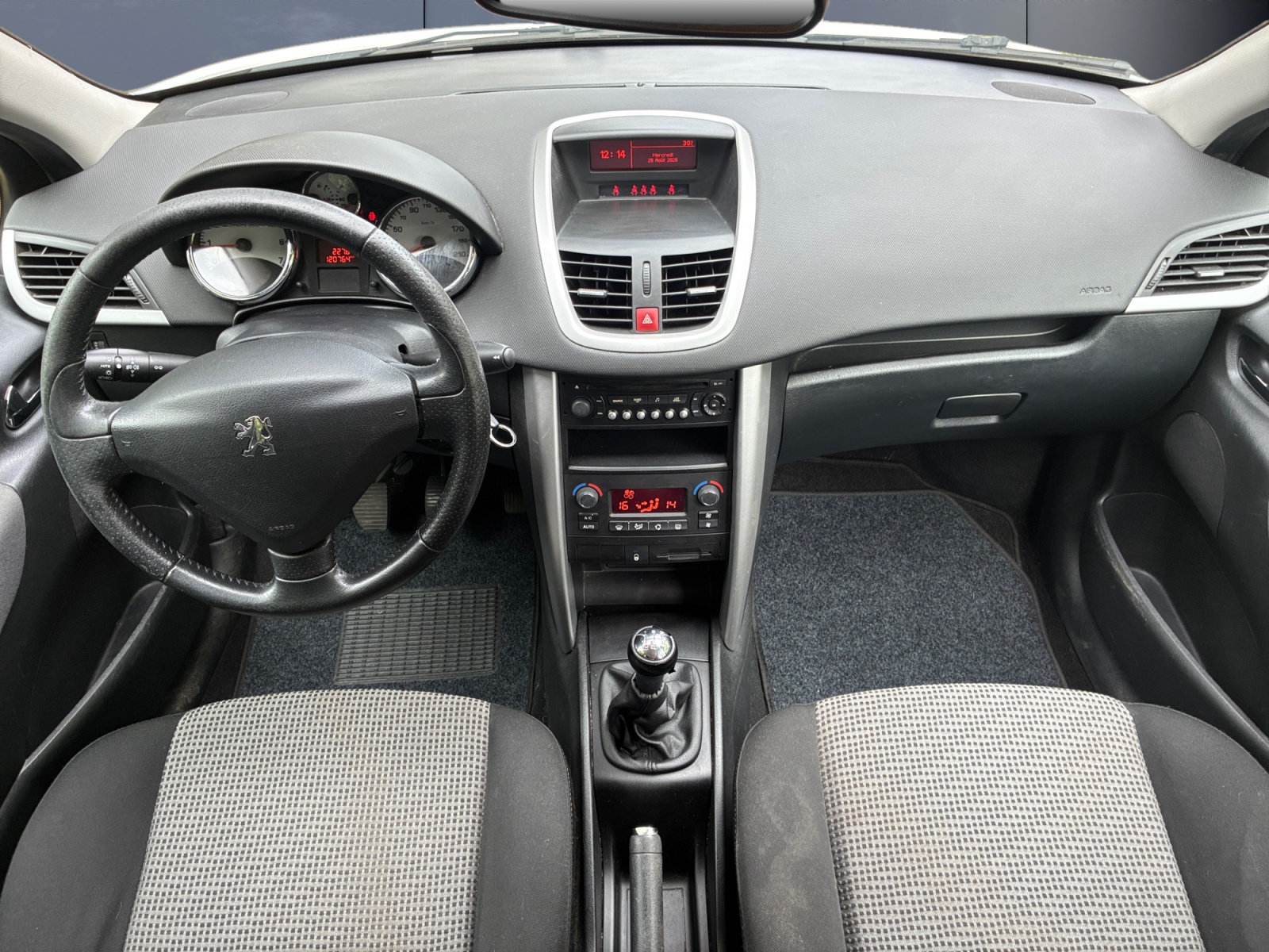 Peugeot 207 14