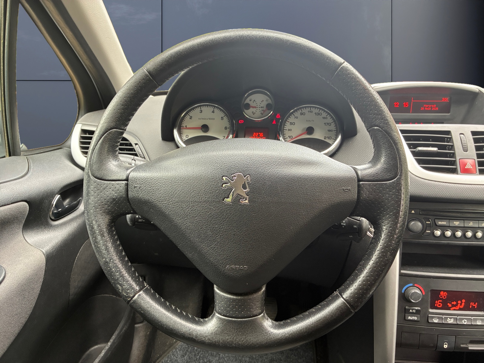 Peugeot 207 15