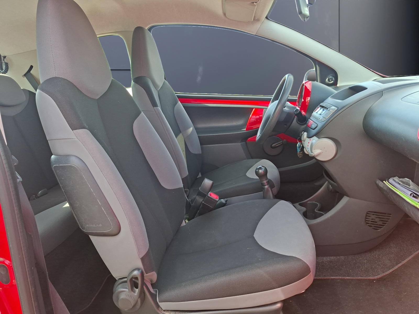 Peugeot 107 13