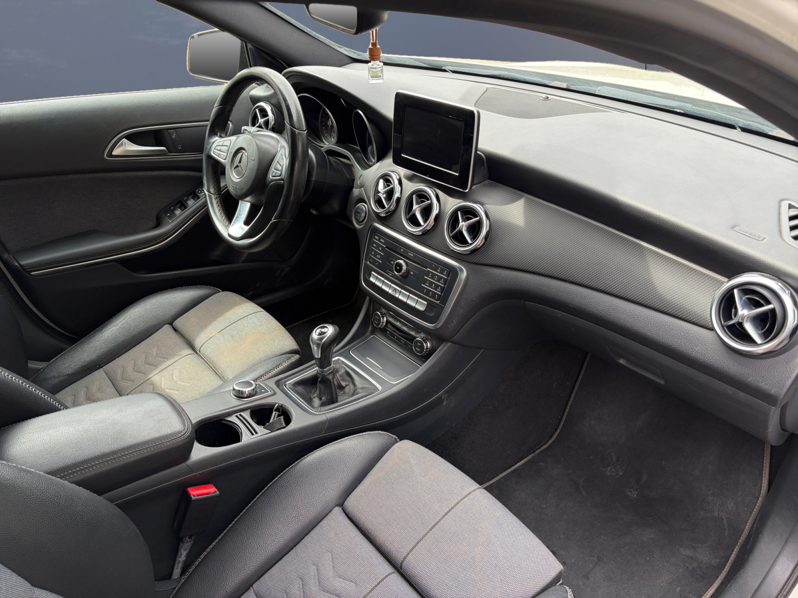 Mercedes-Benz Gla 12