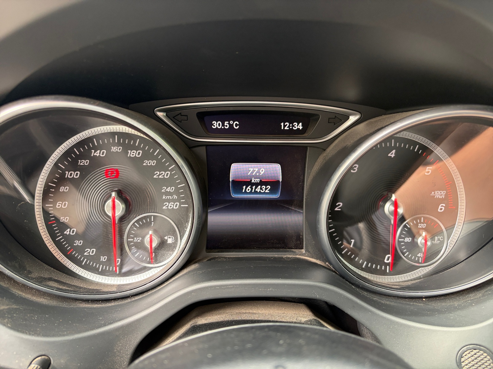 Mercedes-Benz Gla 16