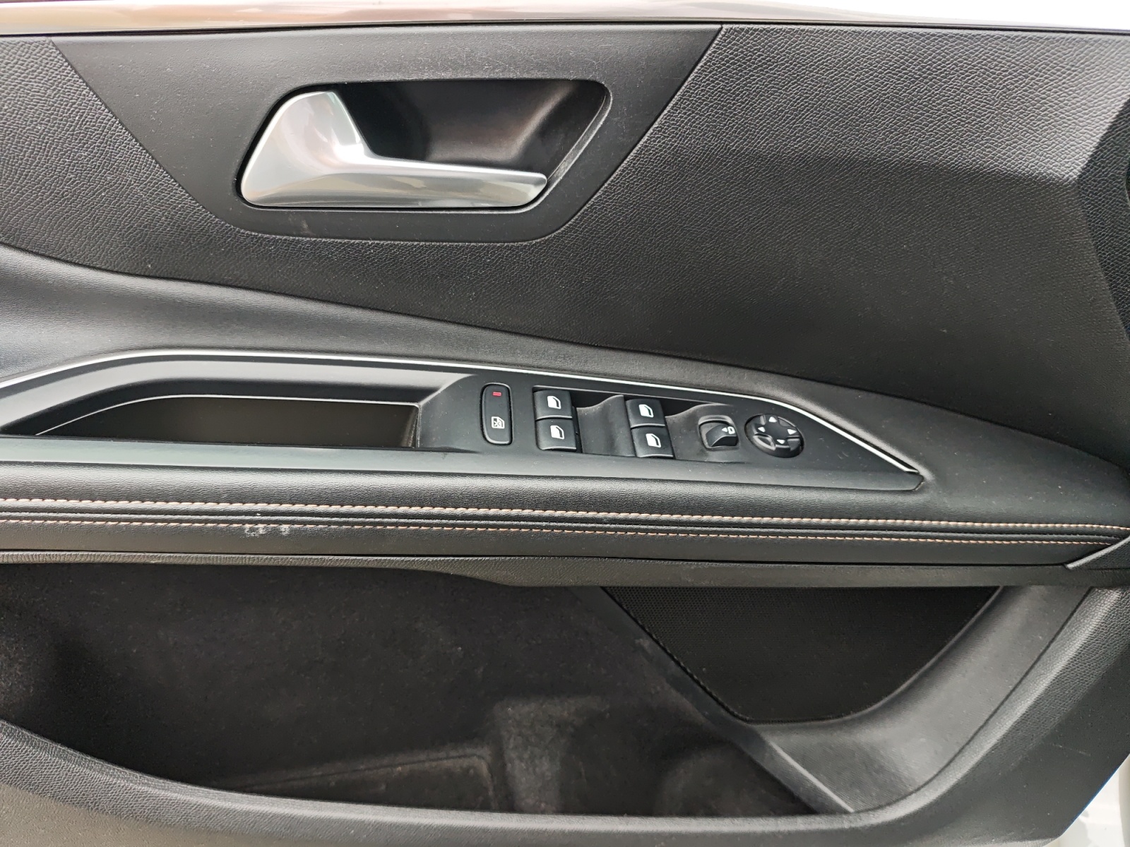 Peugeot 5008 17