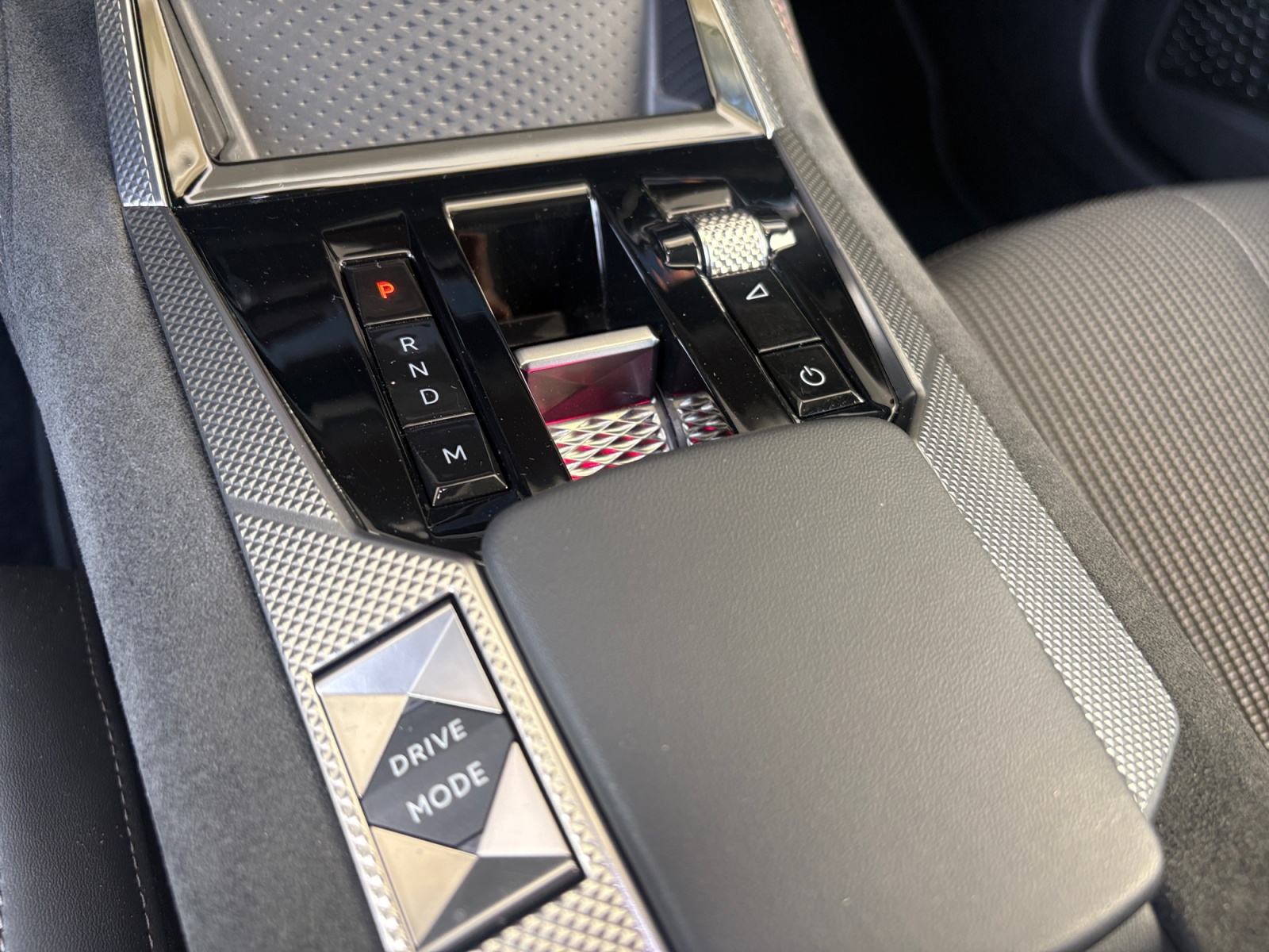 Ds Automobiles Ds 4 18