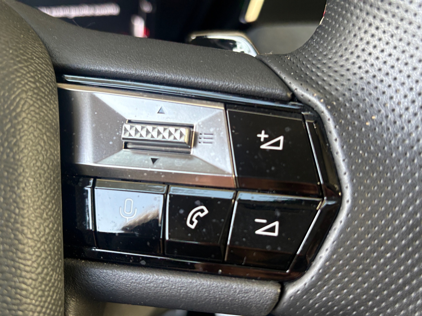 Ds Automobiles Ds 4 22