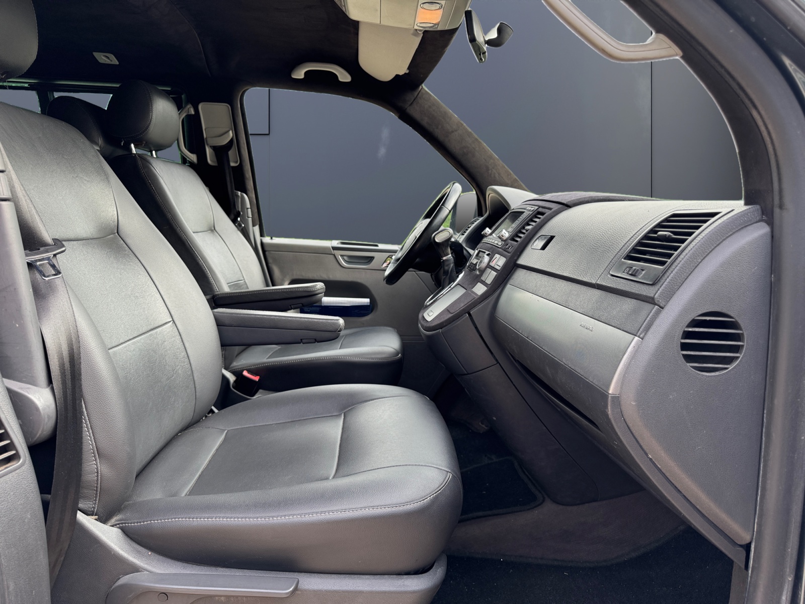 Volkswagen Multivan 13