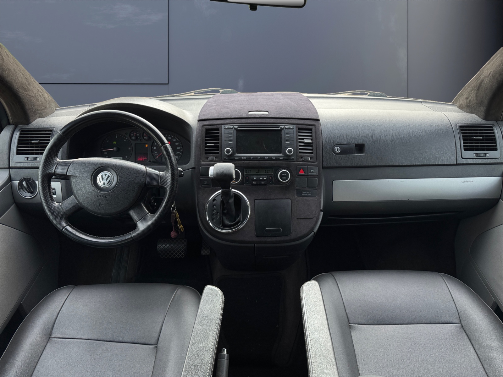 Volkswagen Multivan 14