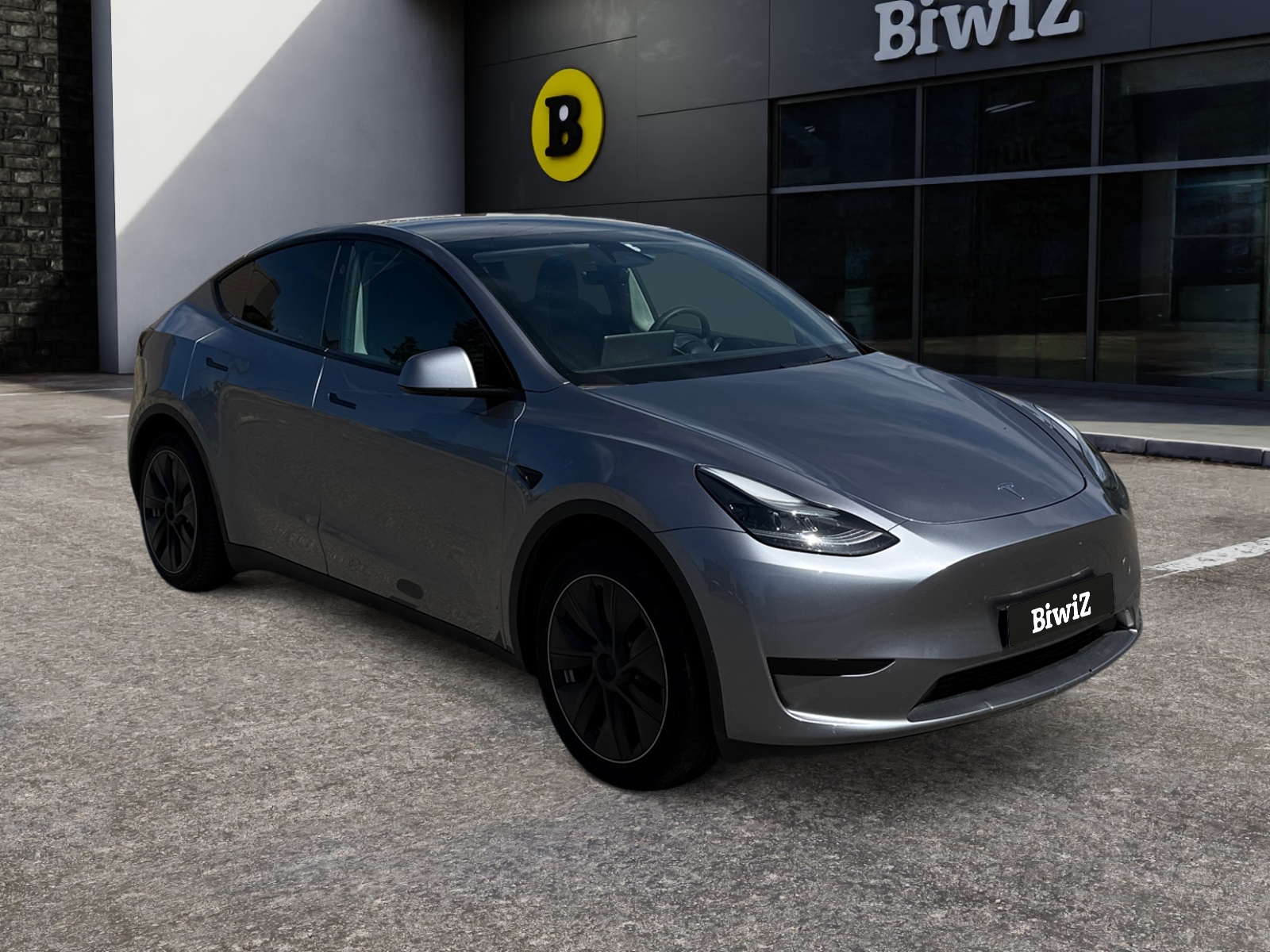 Tesla Model-Y 6