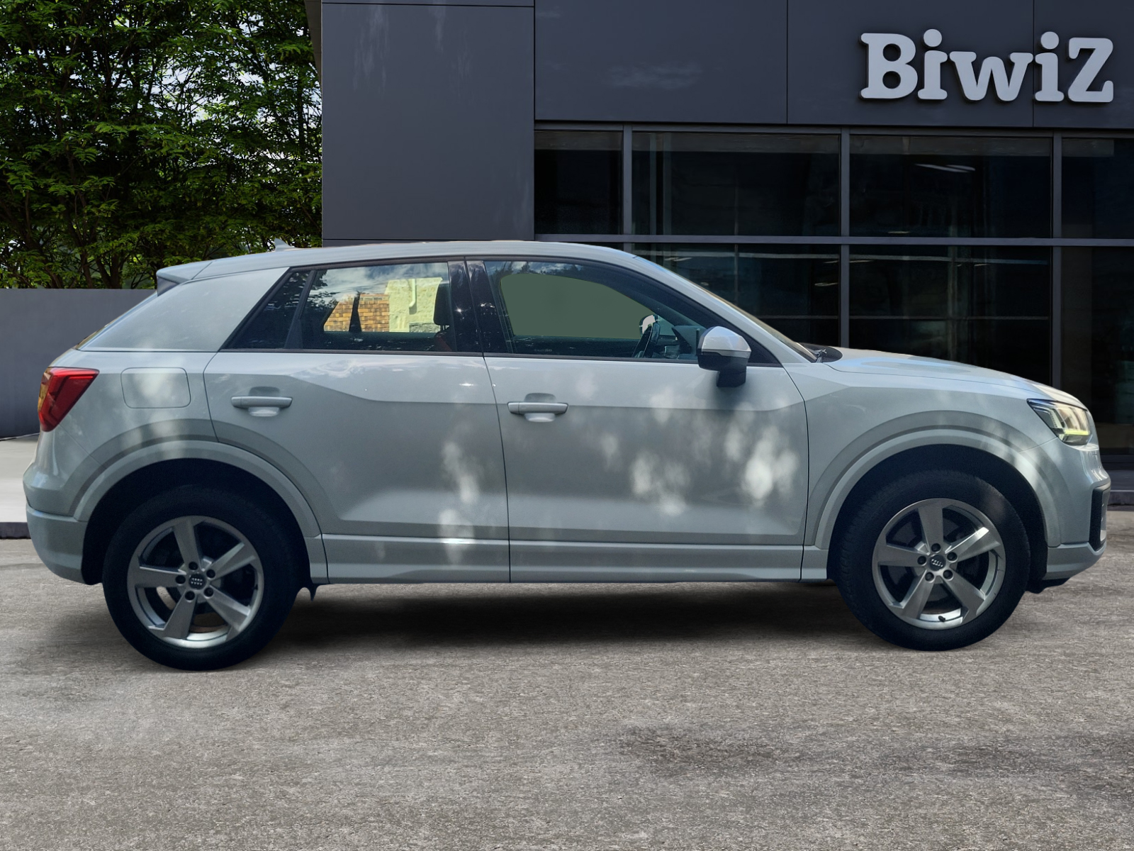 Audi Q2 5