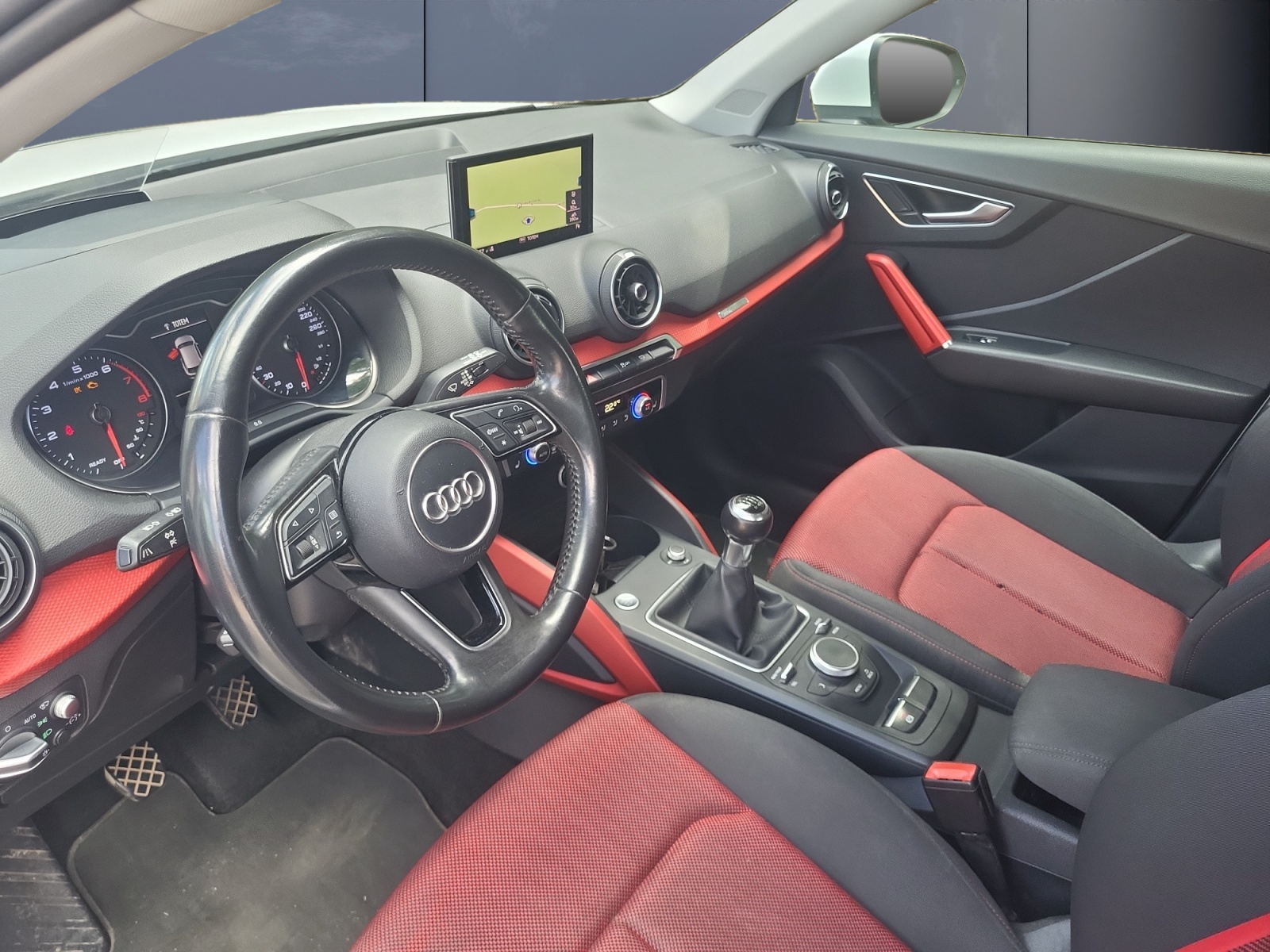 Audi Q2 8
