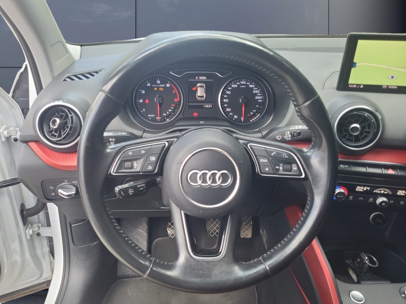 Audi Q2 15