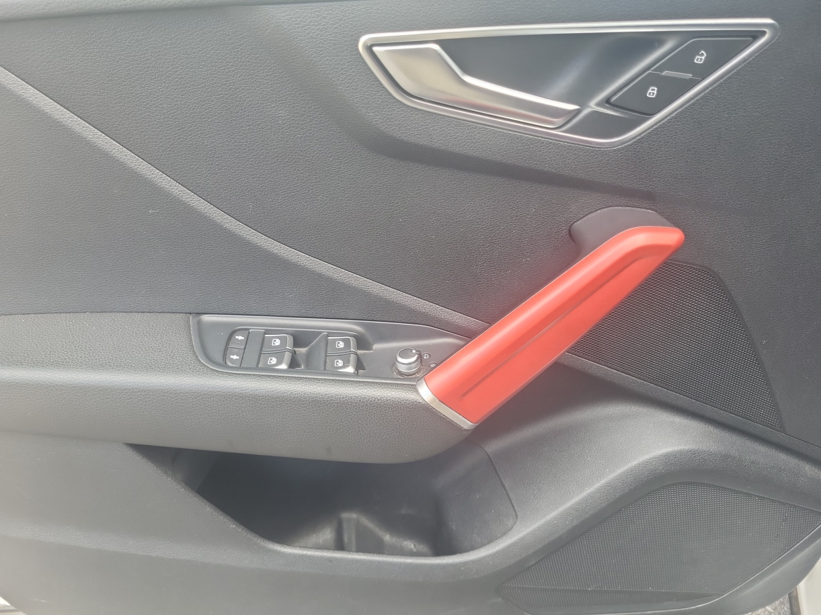 Audi Q2 25
