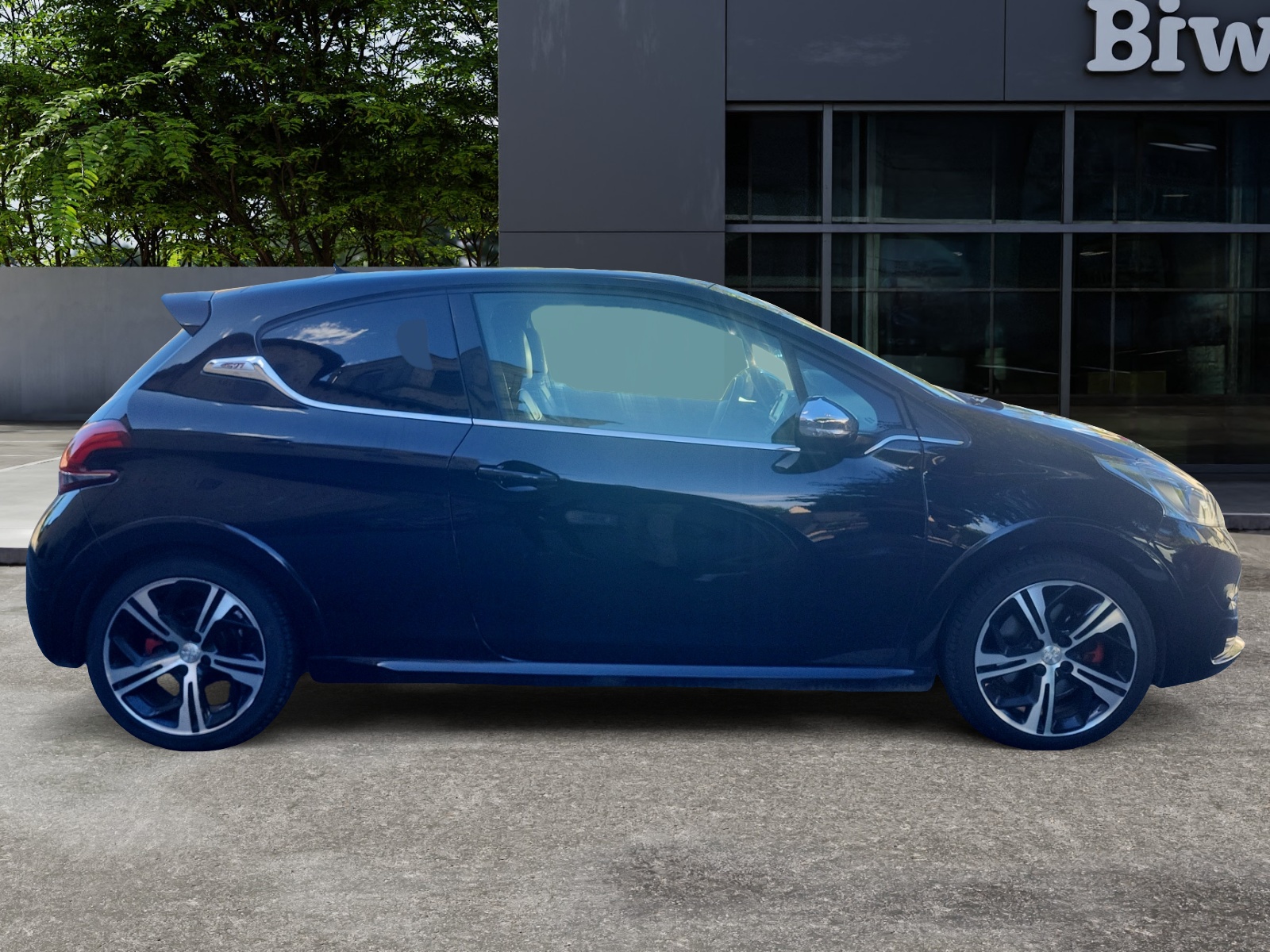 Peugeot 208 5