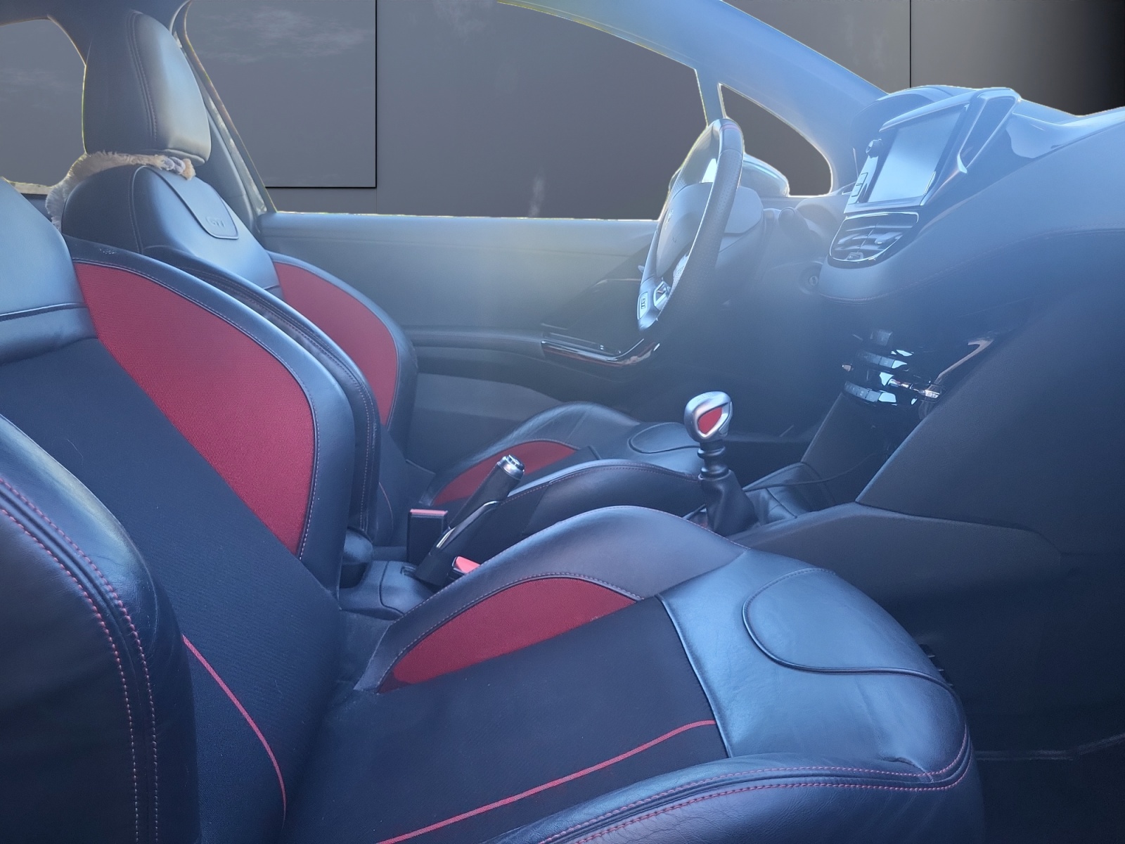 Peugeot 208 13