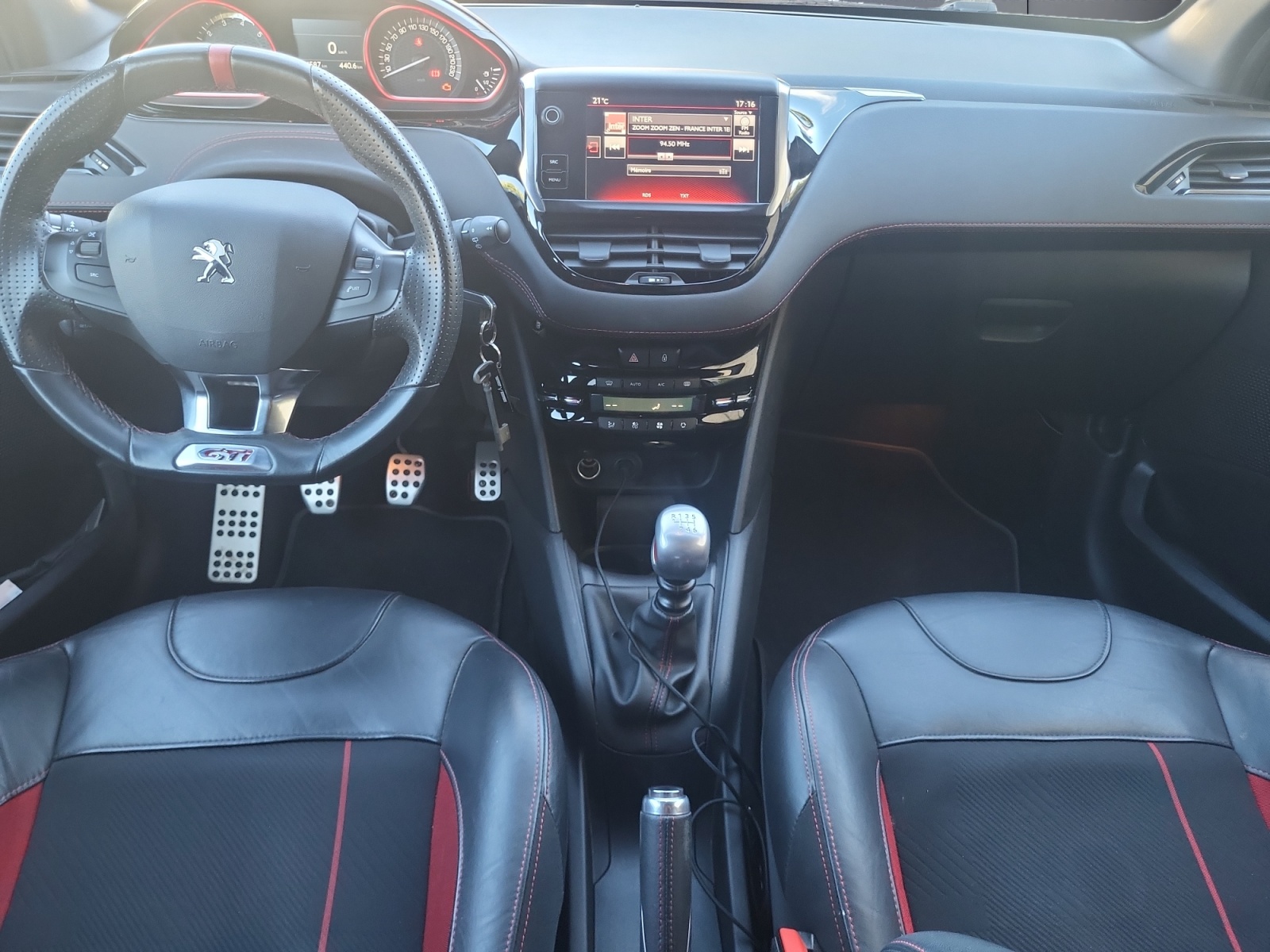 Peugeot 208 14