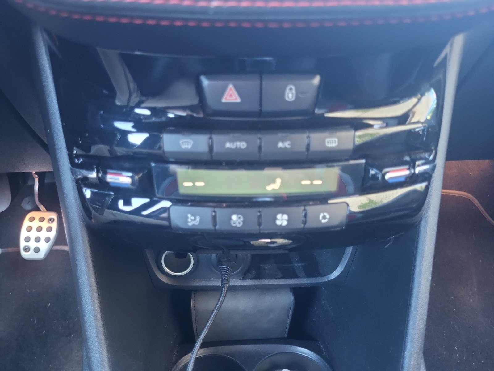 Peugeot 208 19