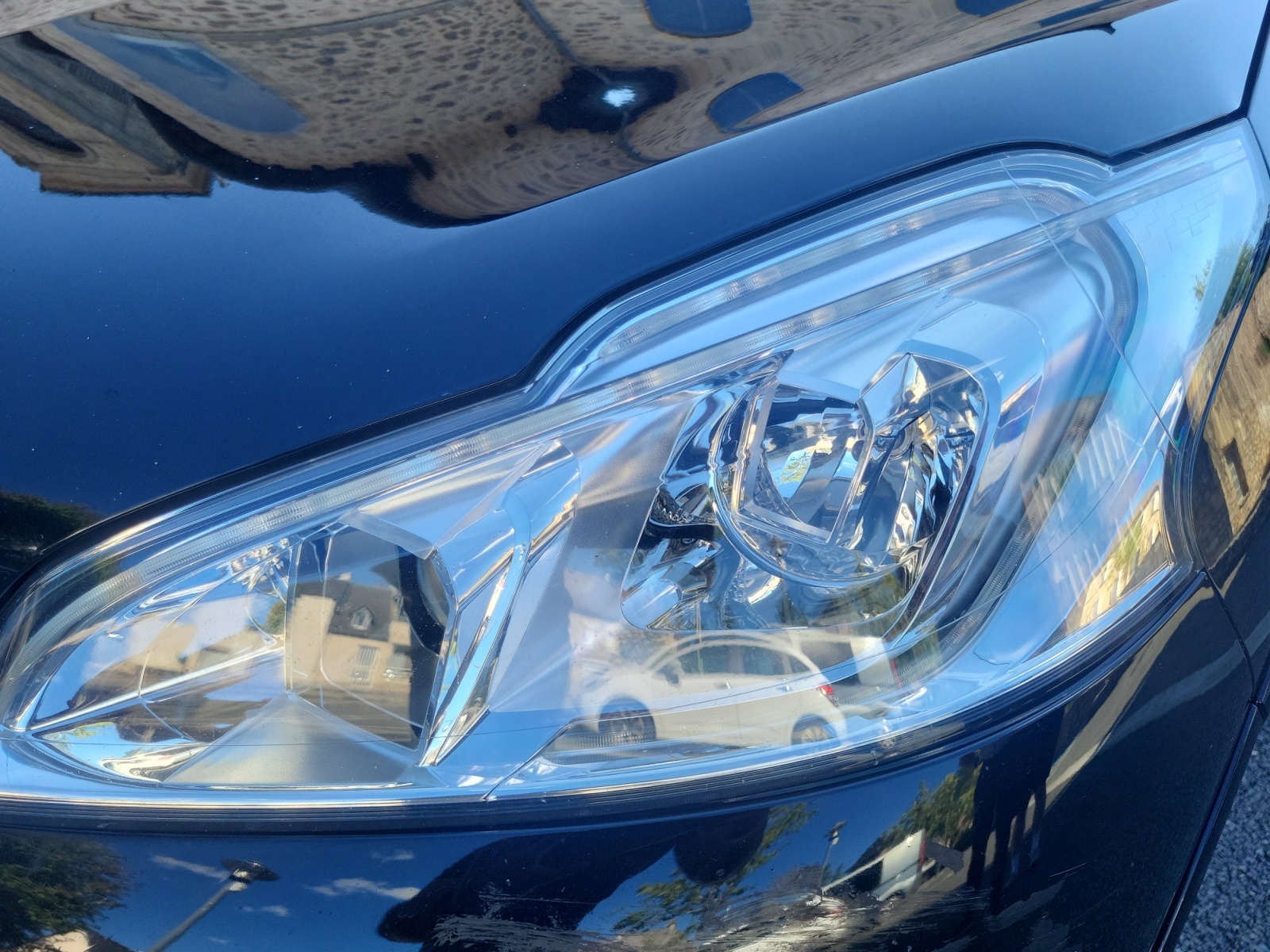 Peugeot 208 22