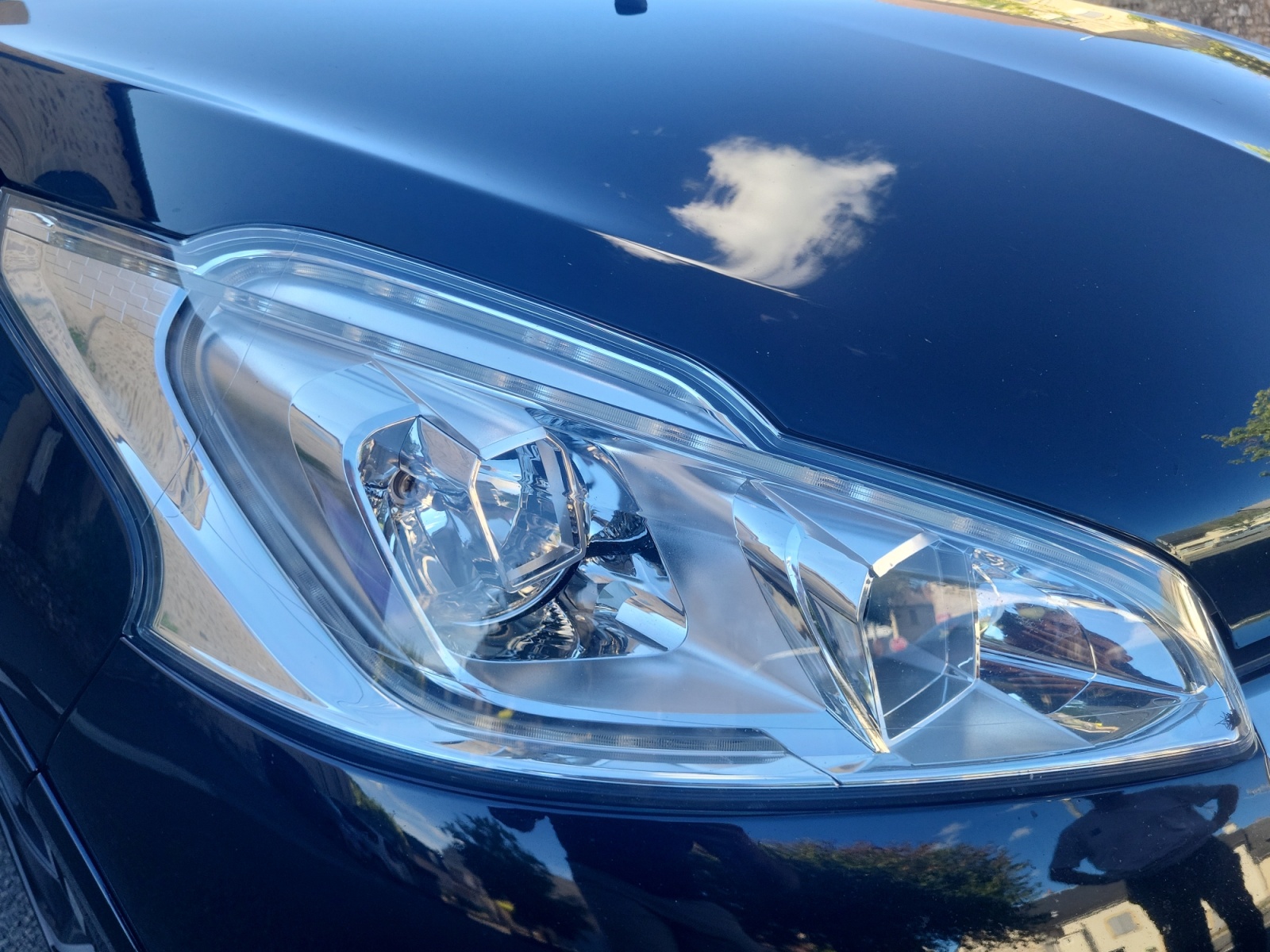 Peugeot 208 23