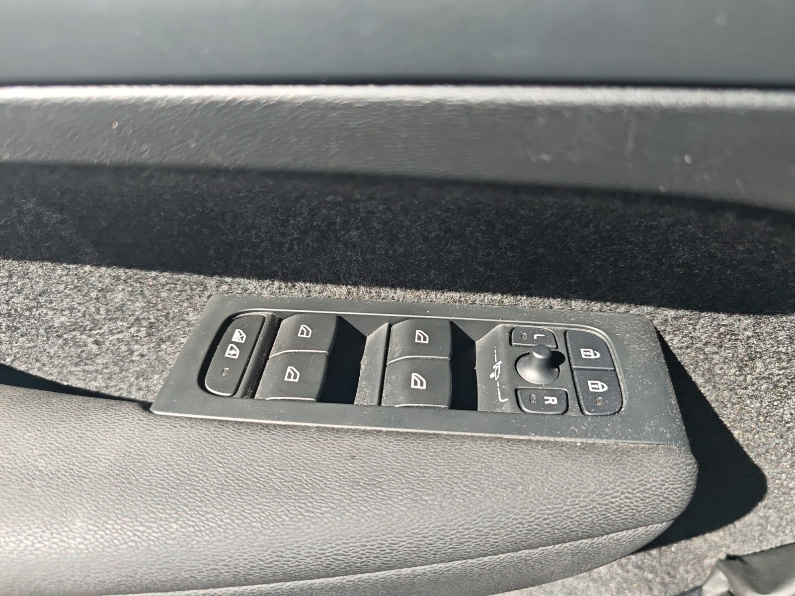 Volvo Xc40 24